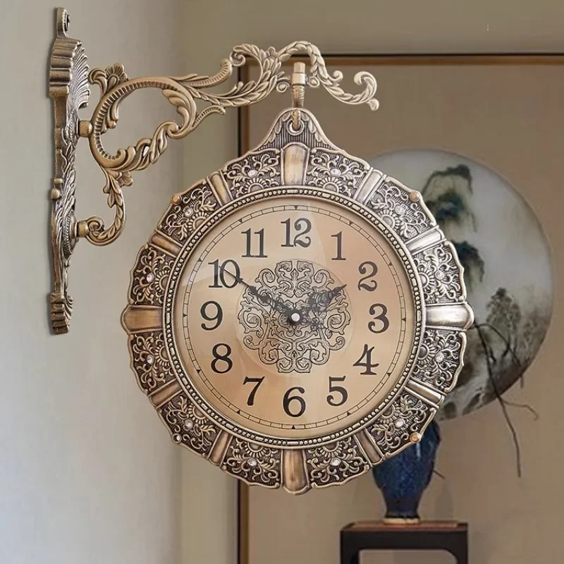 Luxury Lifestyle Gifts - Nordische Retro-Wohnzimmer-Wanduhr, geräuschlos, doppelseitig, luxuriös, kreativ,