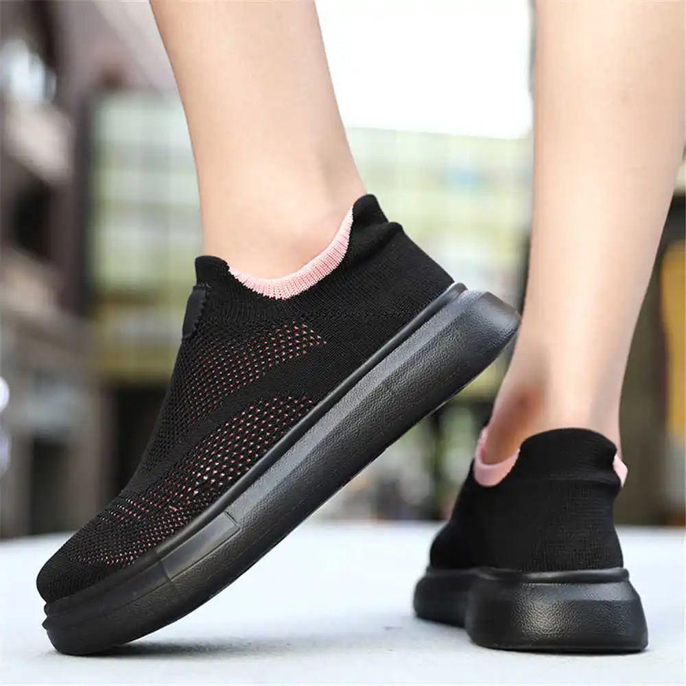 Luxury Lifestyle Outfit - Plattform Strümpfe braune Schuhe für Frau